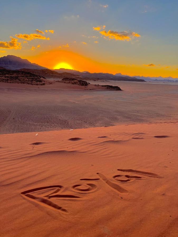 Royal Luxury Camp Hotel Wadi Rum Exterior photo